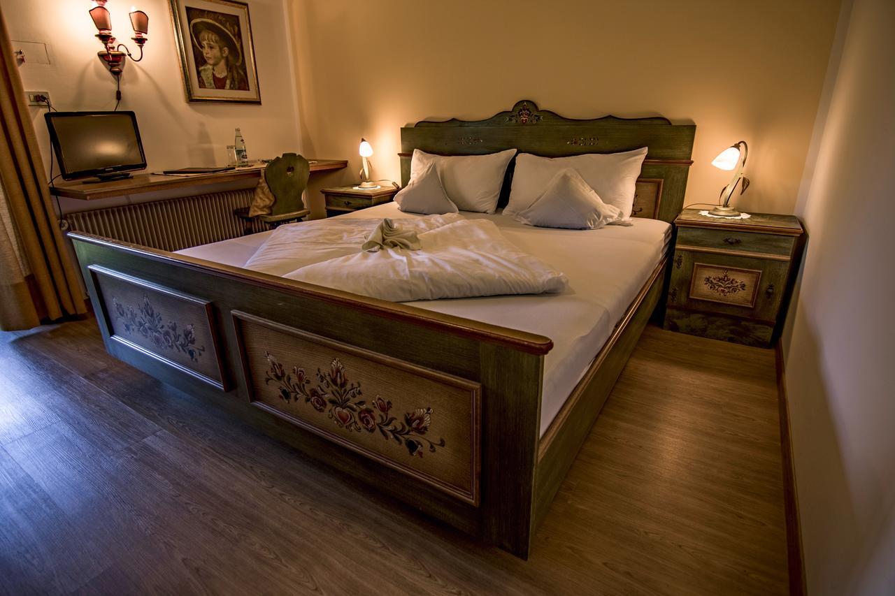 Hotel Gasthof Wastl Eppan an der Weinstraße Buitenkant foto